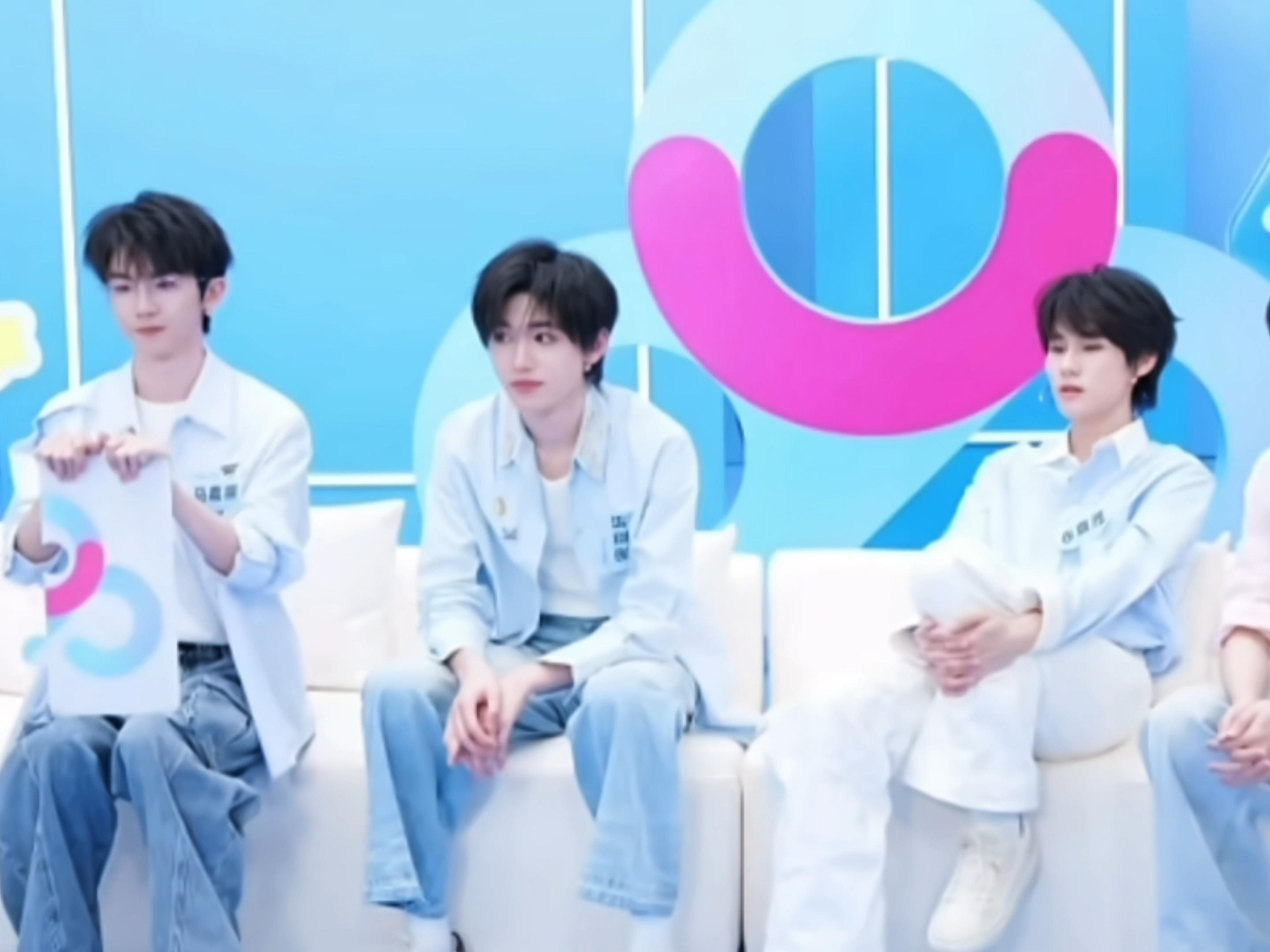我不知道为什么眼珠珠这么大这么黑这么圆[泪奔] ​​​
