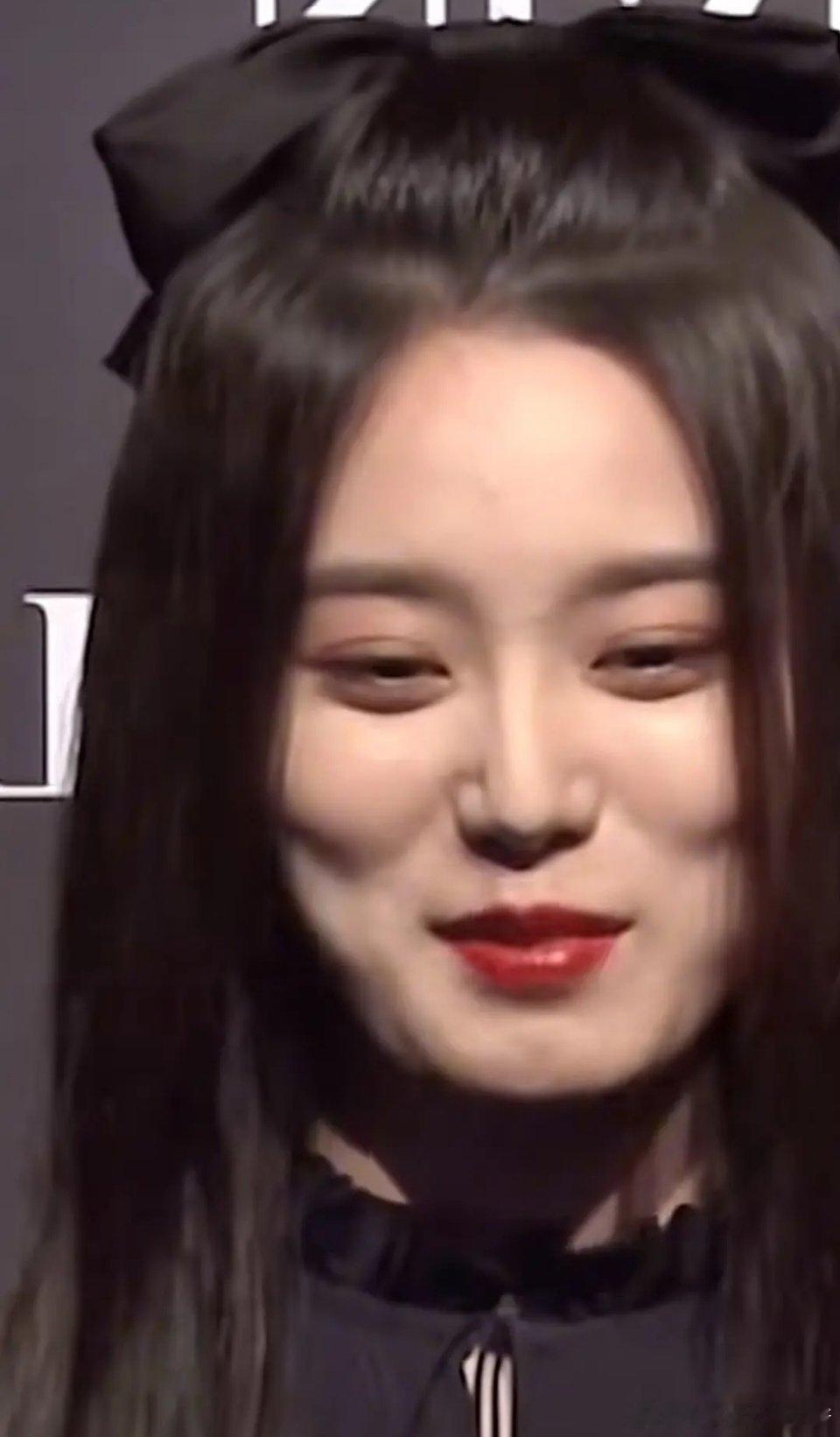 徐艺洋生图，这脸上是有多少填充物呀[吃惊] ​​​