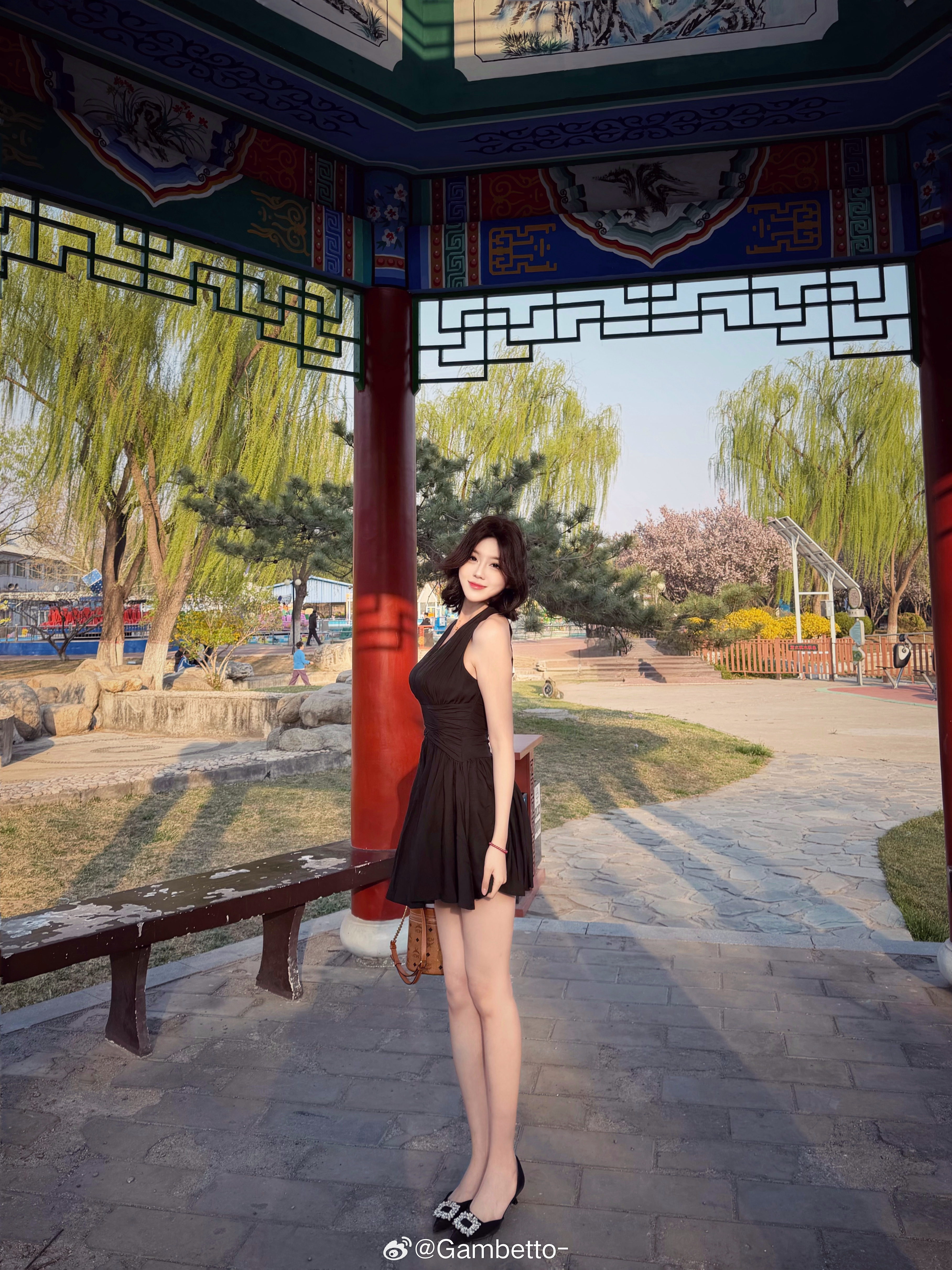 发一组穿搭📷公园小凉亭老演员了也是我梦开始的地方 三河