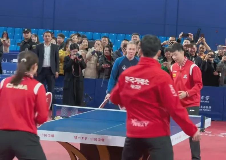 2023年成都国际乒联混合团体世界杯，
比赛即将开始，
运动员也都云集成都，
他