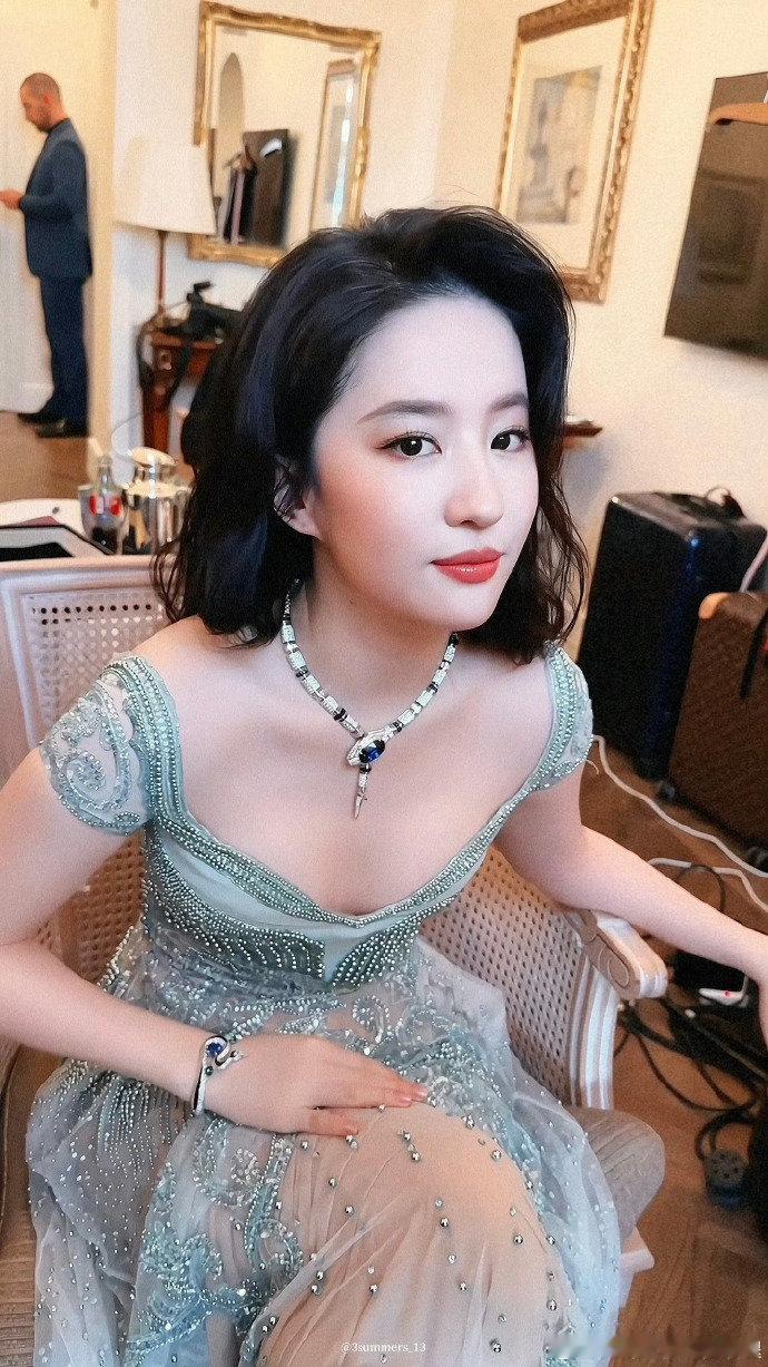 刘亦菲20年前在男生心中的地位刘亦菲宝格丽好会拍 ​​​  ​​​