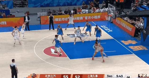 20分算个屁！洛夫顿三分穿云箭，上海下半场轰22-6狂潮强势追平北京

京沪大战