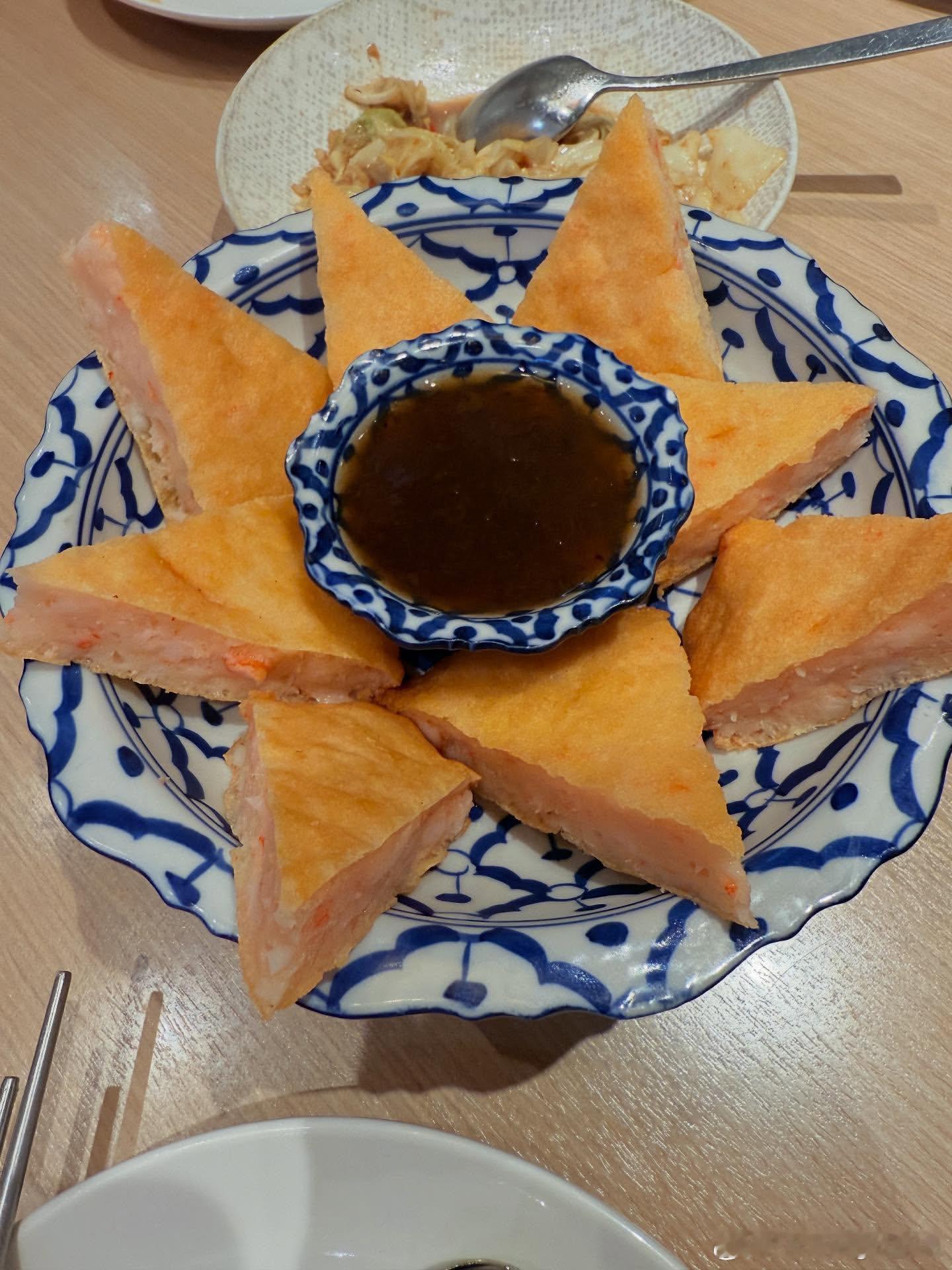 米奇林☁️更新ig第一则：饗泰多🤔（我还思考了一下为什么🤔表情，“想太多”谐