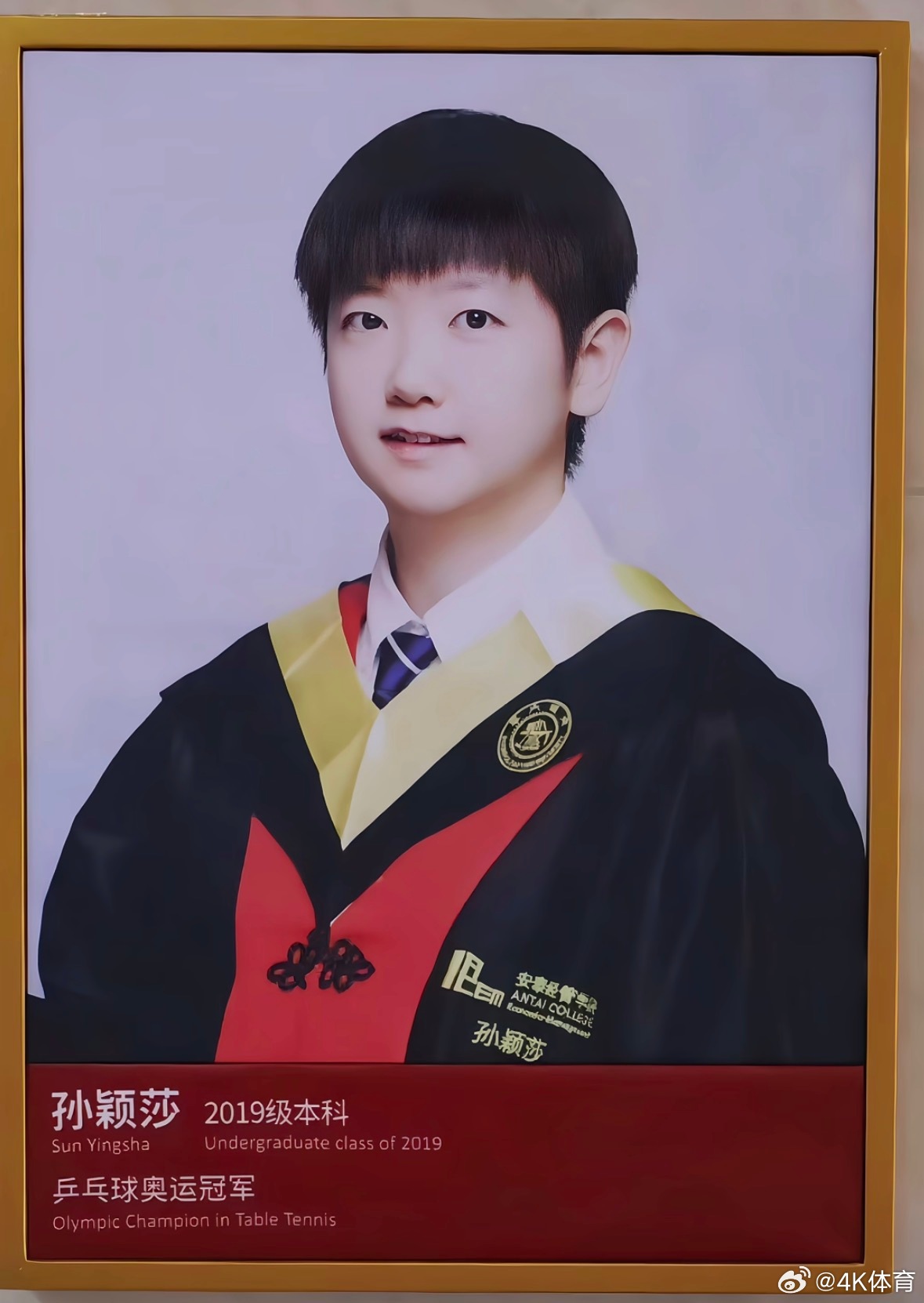 这个角度简直，蒙娜丽莎的微笑 