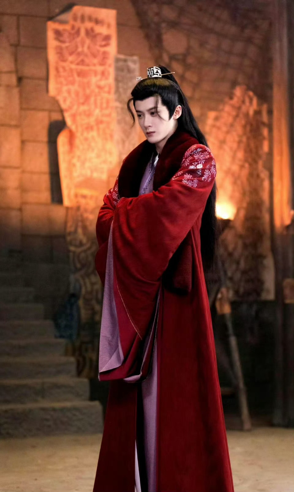 期待下这个全能演员檀健次了，不被定义尝试崭新，这么古典的脸多演点古装挺好的！尤其