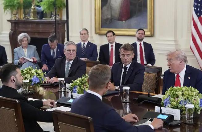 被特朗普轮番羞辱，欧洲政客终于明白了，为何中方从不直接介入冲突。欧洲七大政客主动