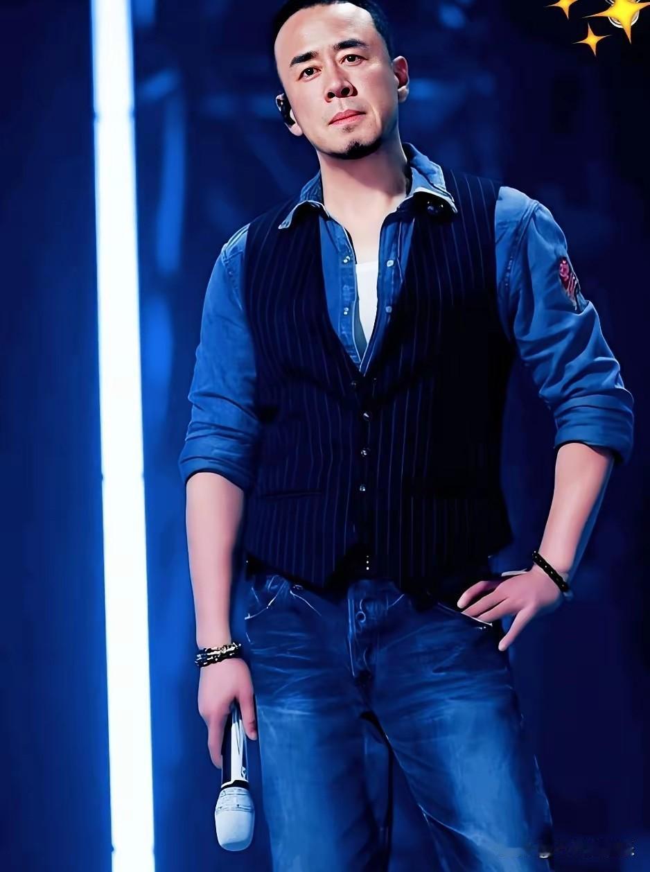 杨坤怎么也想不到
     杨坤的歌已经很难变现。他的人气直接跌到谷底！
   