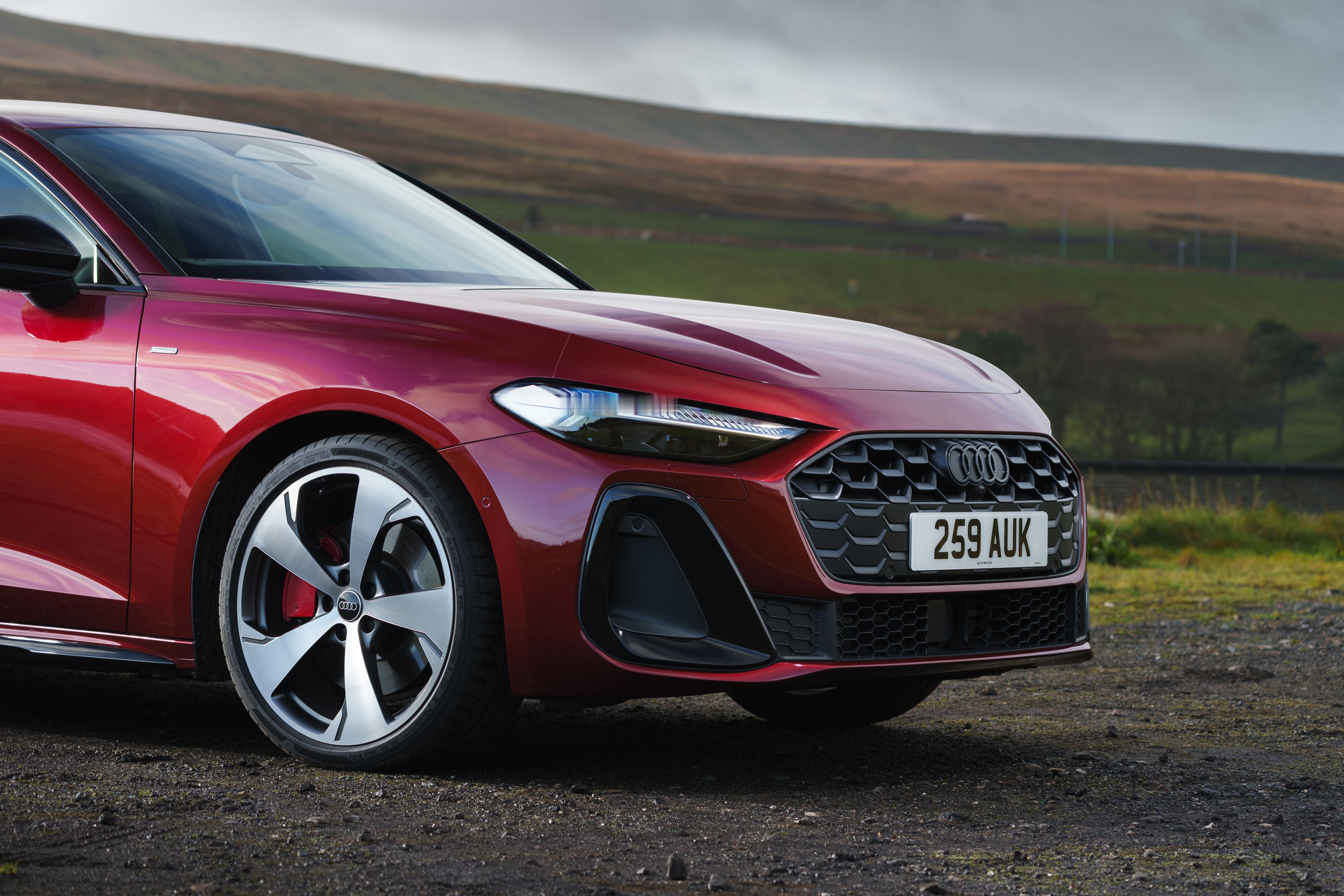 Audi A5 Avant e-hybrid quattro S line 奥迪