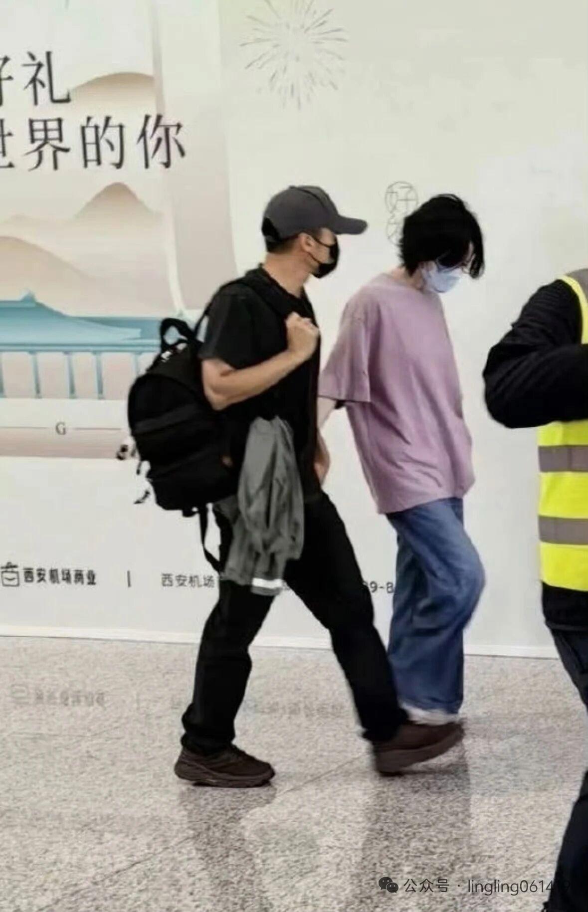 看到王菲与谢霆锋 我服了

我服了爱情 更服人间真的有真情

更服谢霆锋的眼光
