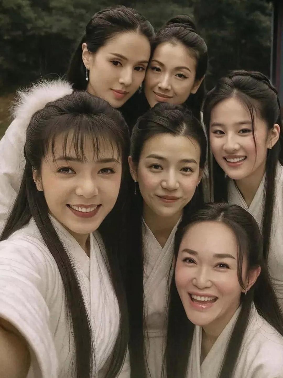 小龙女大合照来啦，你心里的白月光是哪位呀？ ​​​