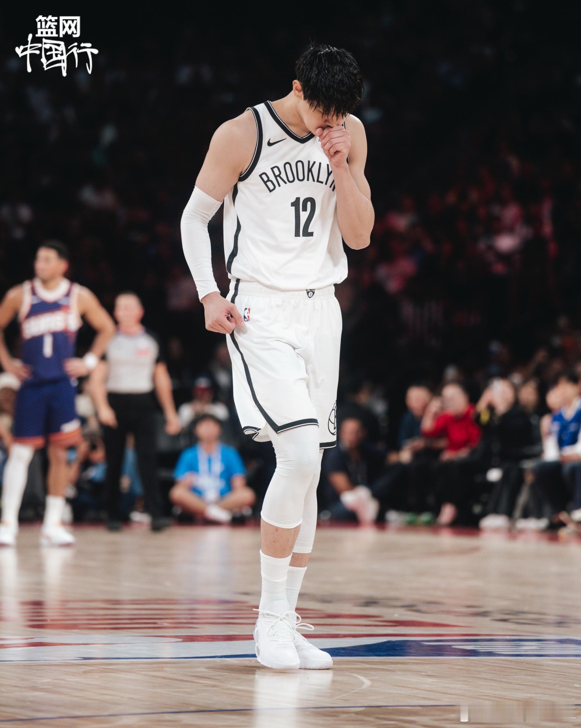 是真一个球都不给。曾凡博NBA季前赛首秀 ​​​