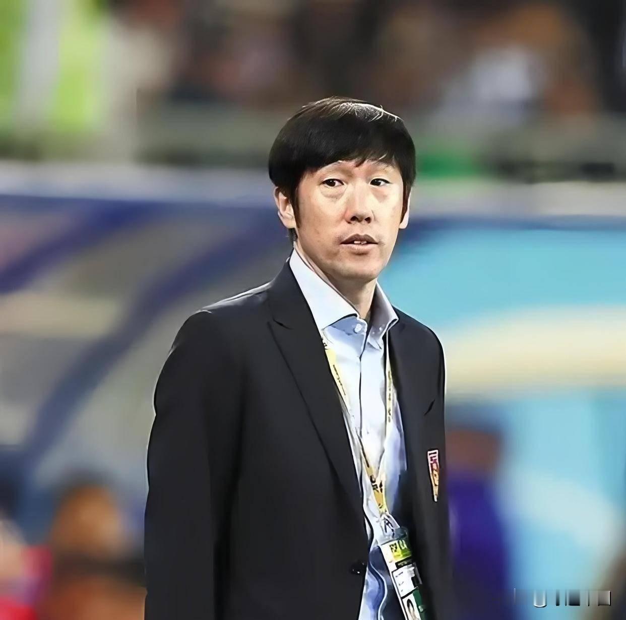 1996年，高洪波从北京国安离队后，毅然追随自己年少时的恩师徐根宝，加盟广州松日