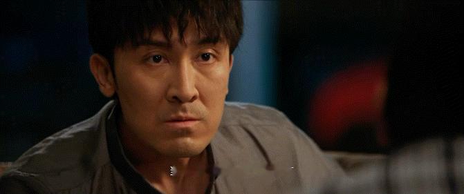 以法之名最大秘密浮出水面 江远打小就是禹天成的目标，缺人管的日子成了突破口，生日