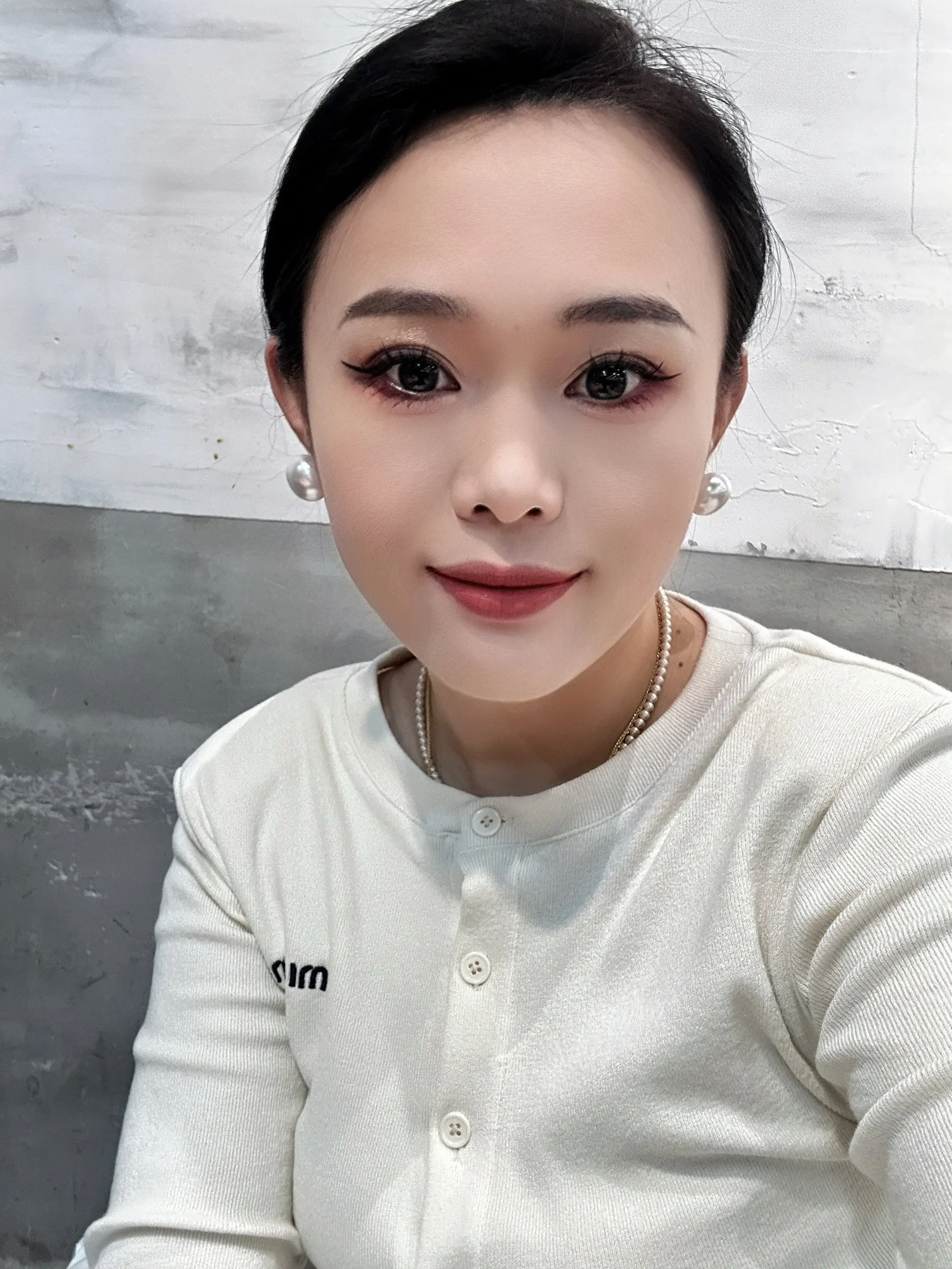 当下就是最好的状态 不预支烦恼 不后悔曾经 成年人的世界不存在永恒的靠...