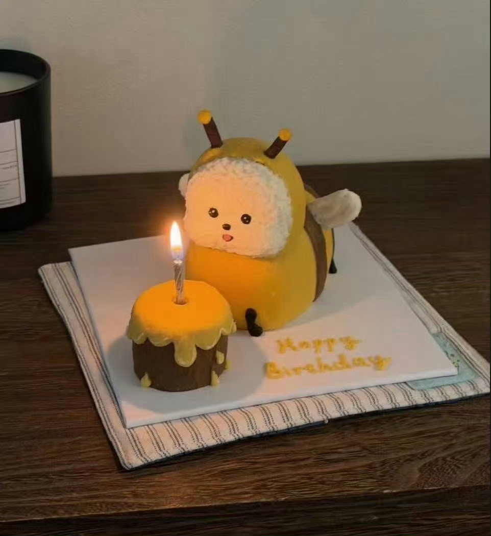 刘耀文生日蛋糕买家秀和卖家秀这认真的吗？两者的区别好大啊 ​​​