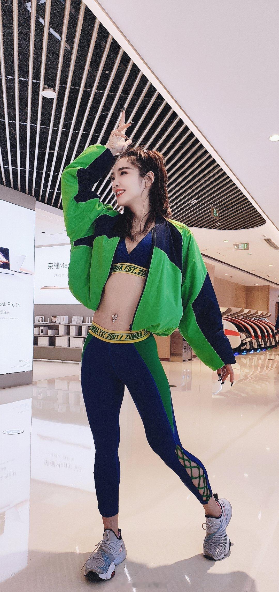 好的，今日份自律已完成✅吃的干净，练的开心，拍照拍的好看，就是任务完成啦！我的日