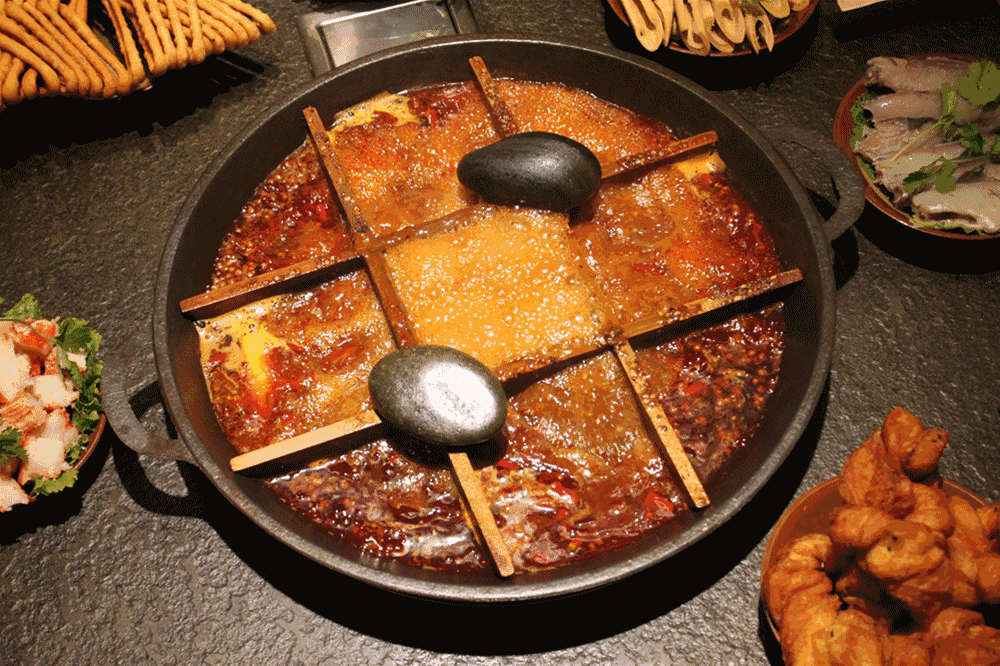 11人吃火锅住院！服务员误加燃料，经理自证喝5勺也中招，这隐患真不是意外
 
山