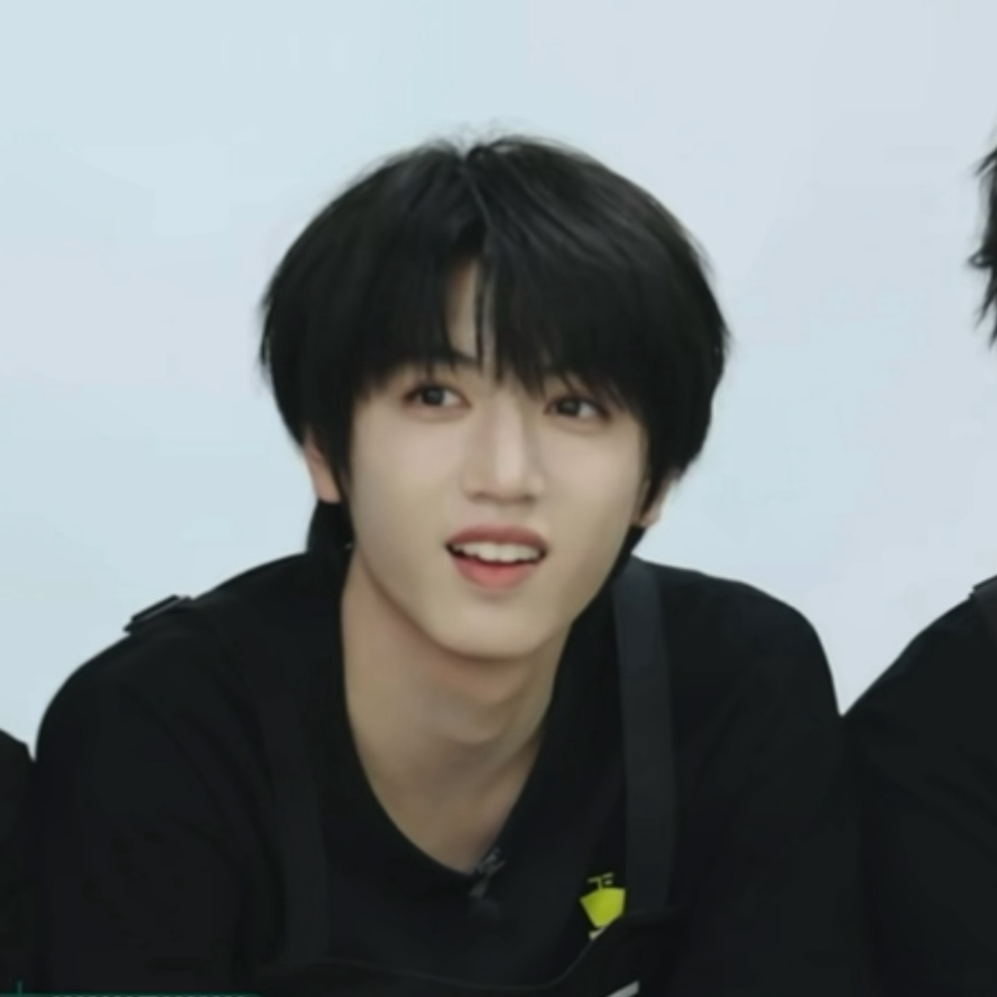 哎他亮闪闪的小狗眼 