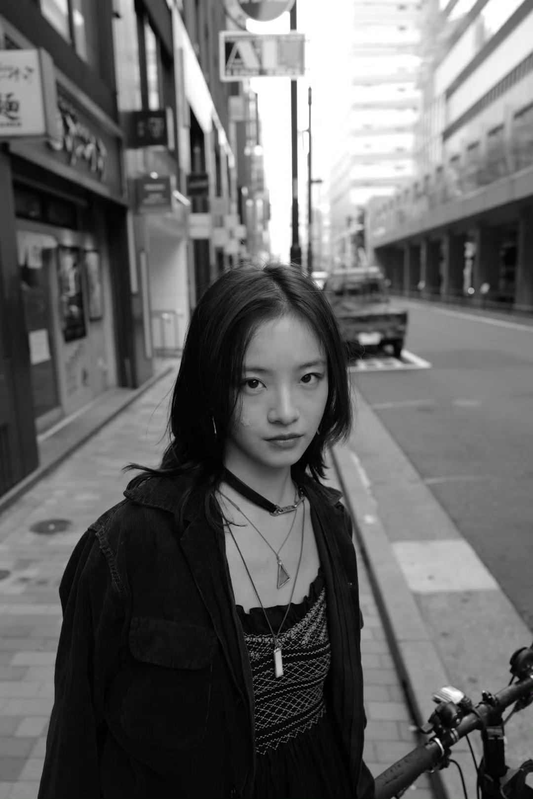 李庚希第一次演妈妈  李庚希说导演敢让我演我就能上  2024惊艳面孔 关于李庚