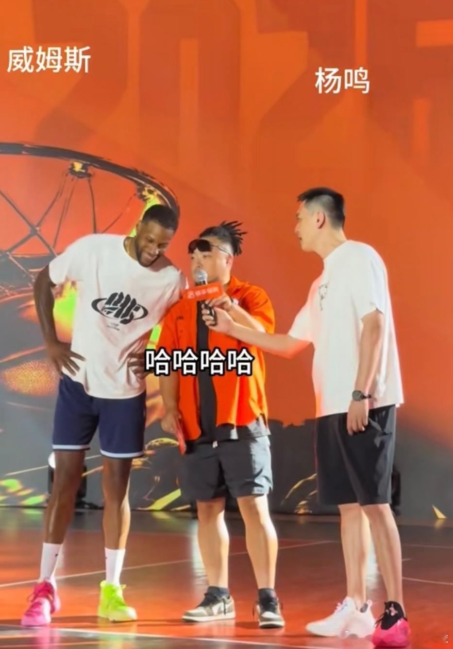 杨鸣现场追问威姆斯，聊起杜锋朱芳雨双双离开广东宏远辽宁前主帅杨鸣与广东王朝功勋外
