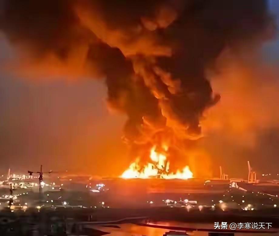 又开战了！美军夜袭伊朗，协议刚签就撕毁？

就在全球以为霍尔木兹海峡能喘口气的时