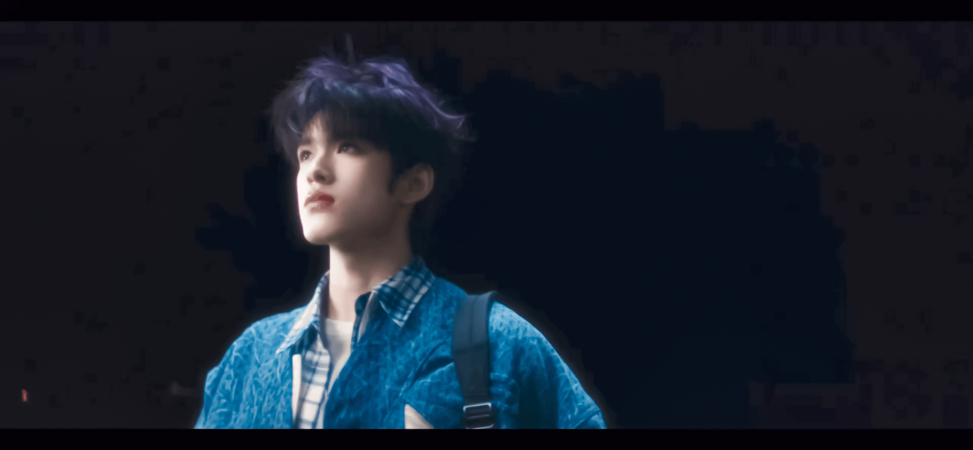 张极紫色挑染 💖 张极人物概念影像Teaser 梦境般的电子蝴蝶🦋张极——记