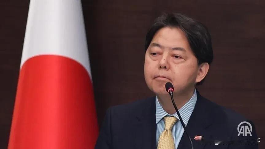 中国发射洲际导弹，日本有意见！日政府今天下午称：中国没有提前向日本通报此事！
