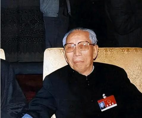 1991年，一位犯人结束了自己长达40年的牢狱生涯，结果刚刚走出监狱，他就立马给