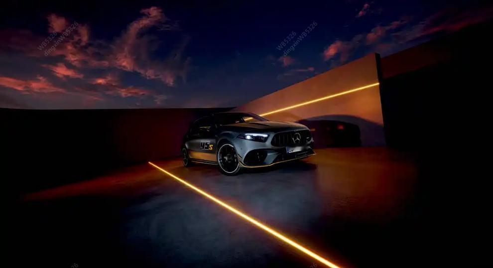 车市热门 近日，梅赛德斯-AMG A 45 S 4MATIC+最终版特别车型发布