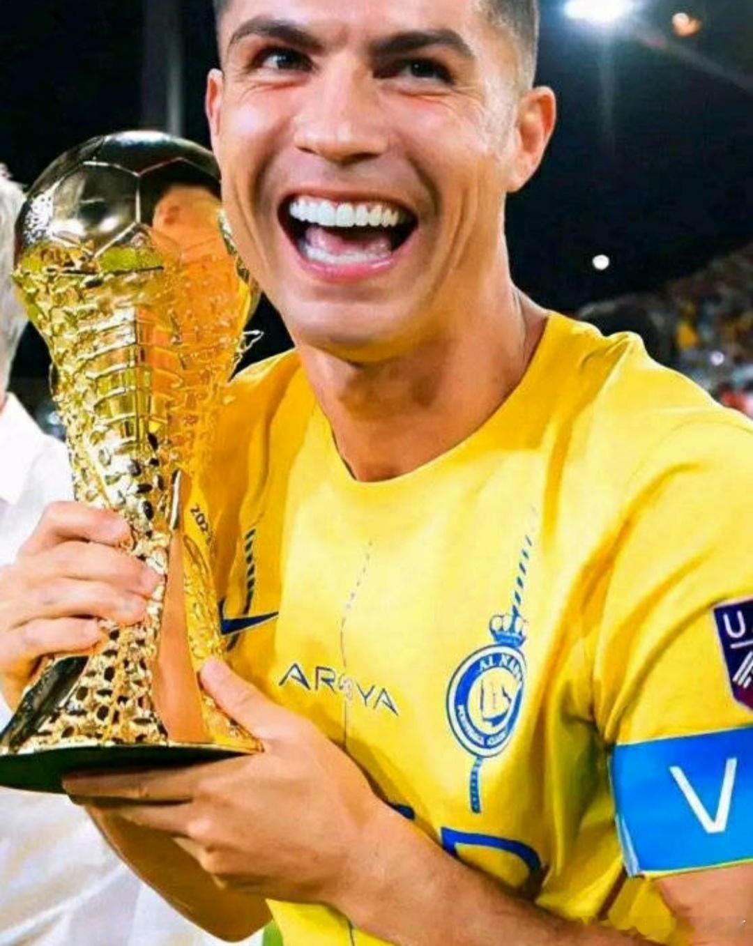 C罗认为人类喝牛奶不正常这孩子该去医院看看了，其实C罗的病症是有迹可循的: 足球