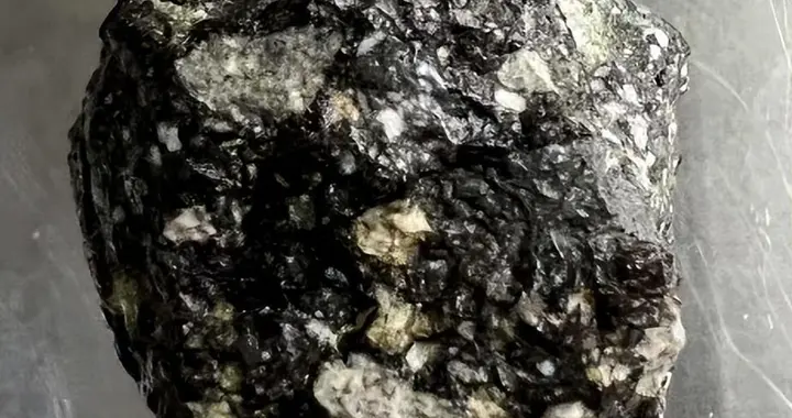 我国本土发现的首块月球陨石有重要发现