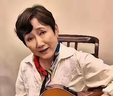 都认为66岁成方圆现在无儿无女以为她没有结过婚，其实她有过两段婚姻只是都不长久，