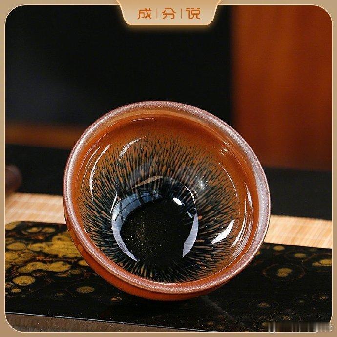 建盏这个东西，我个人不是爱好收藏者，跟大家一样，特别注重实用性，所以，兔毫算是我
