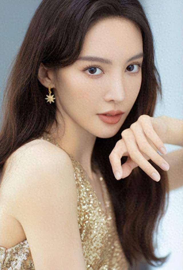 3天5个瓜！被传秘密生子、影帝官宣婚期仅冰山一角，肖战令人意外