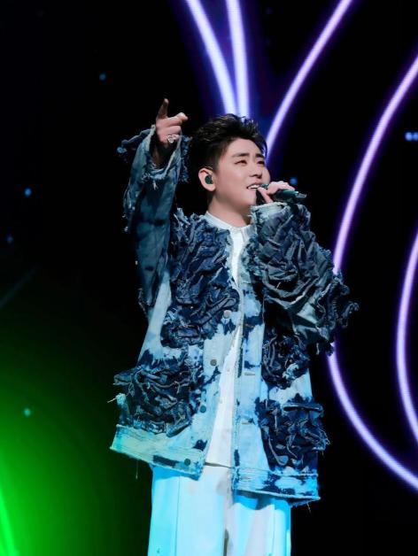 凭什么讲相声的开演唱会？德云社现在乱套了？其实你们都误会郭德纲了，他才是真的对孩