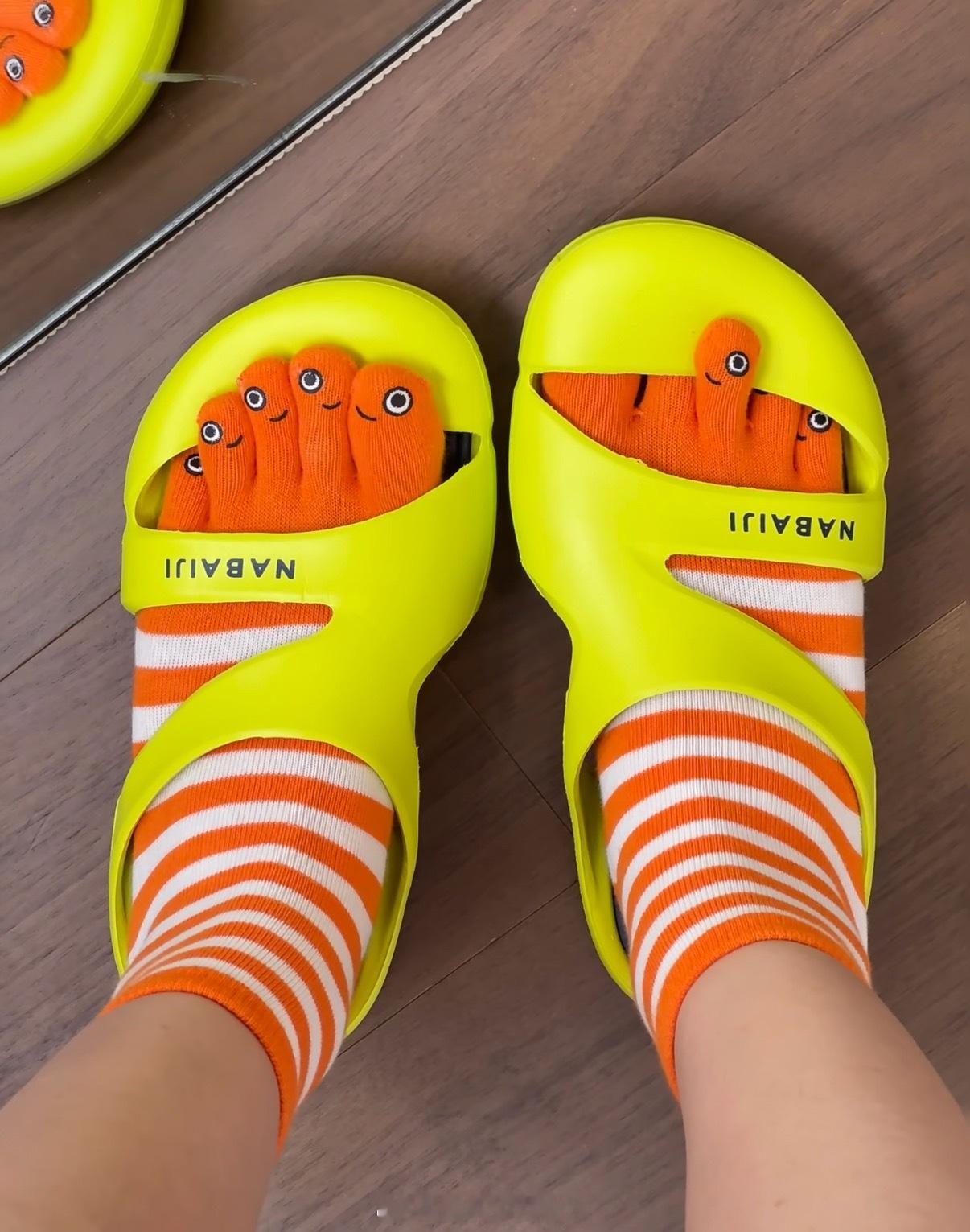 建议脚臭的都去穿五指袜我之前老师建议我们穿五指袜，说有利于调整足弓发力脚趾抓力更