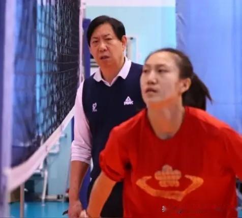 唉，一声叹息。曾经的、未来可期的天才少女董铭霄，又被排城习惯性的支援到江西了，可