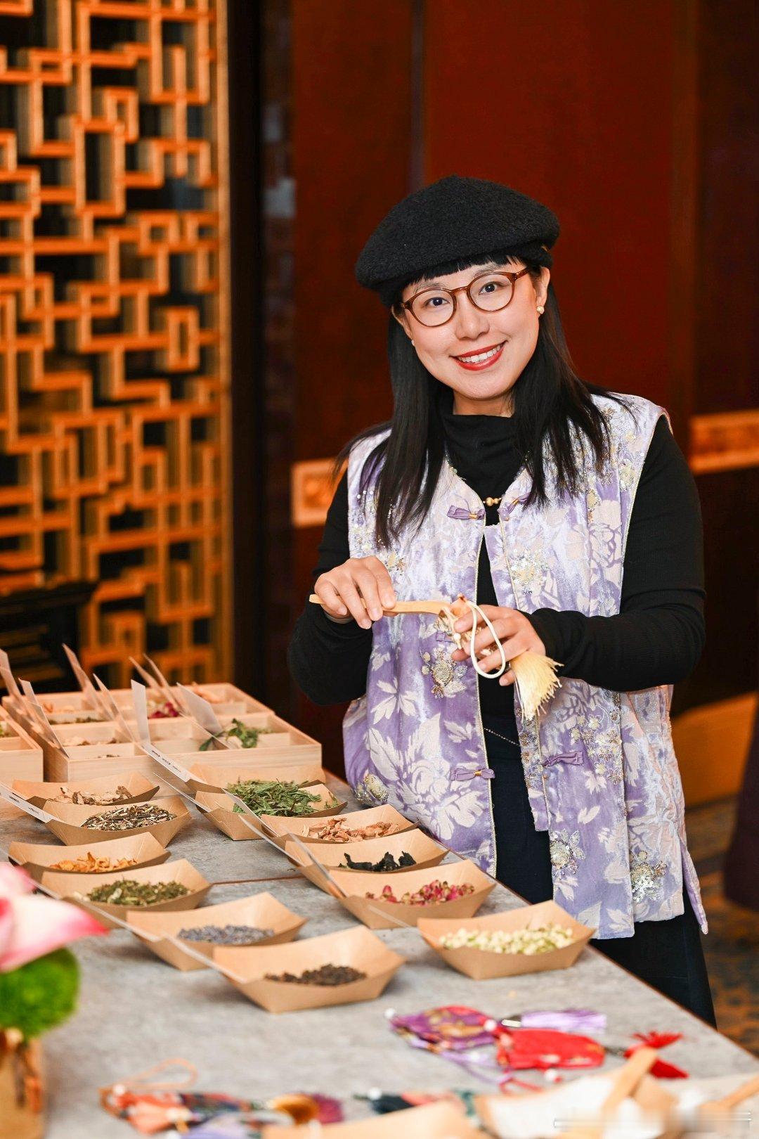 把云南的春天，整桌搬进北京？这席“花宴”太会了🌸交换城市春光发现宝藏酒店花开四