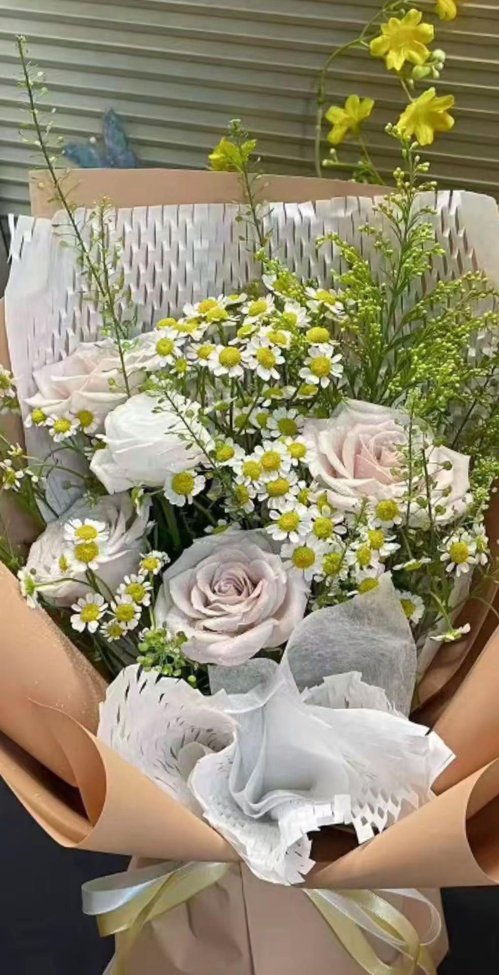 极简包装花束 浪漫不止花束 制造浪漫的花艺人 心意花礼 治愈系包花