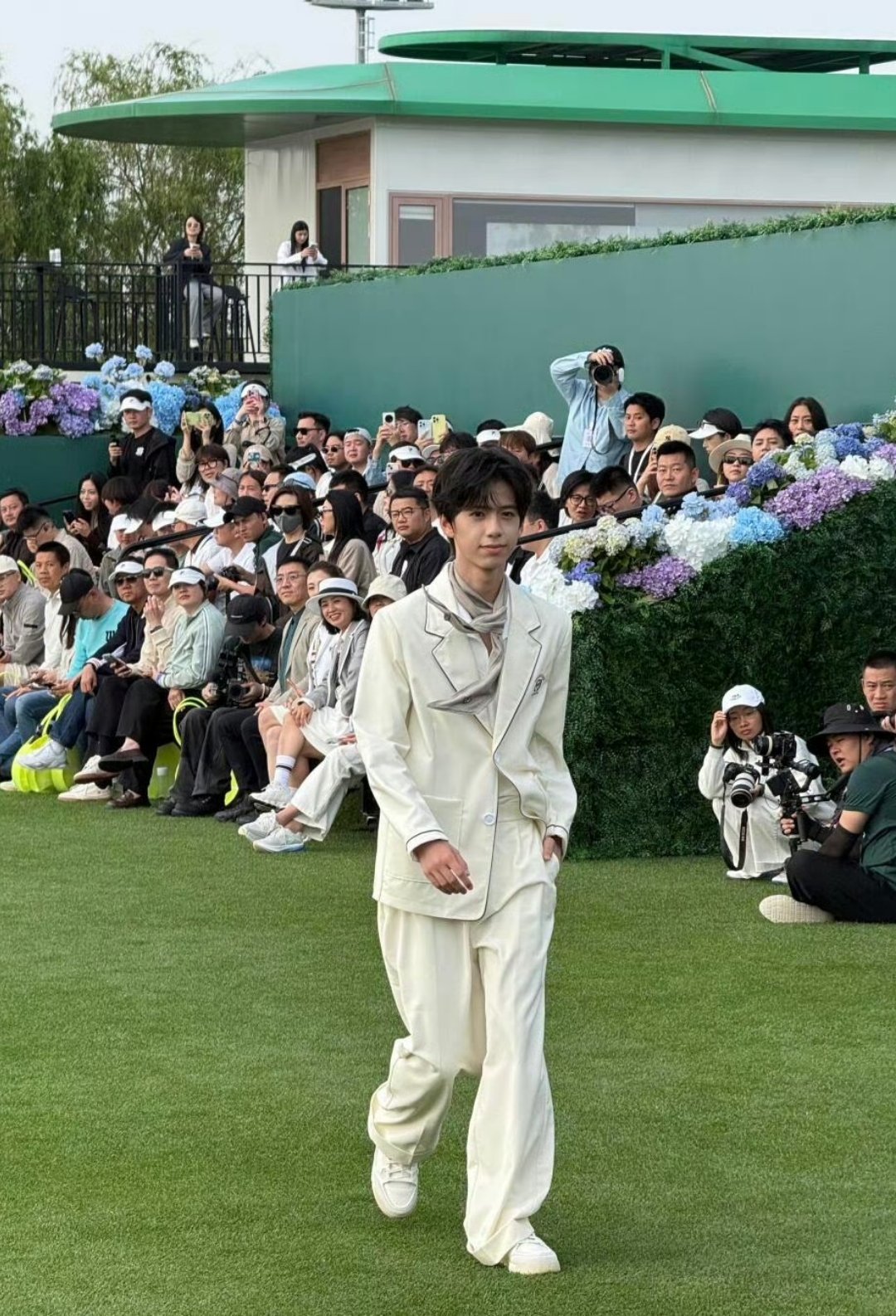 林子烨 下巴后缩网络上关于未成年人面部发育的讨论，也让更多人关注到青少年颌面健康