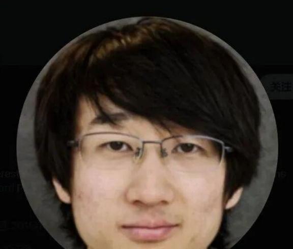 套现700万美元后，他立即“叛逃”，盗走马斯克大模型公司整个代码库，马斯克紧急申