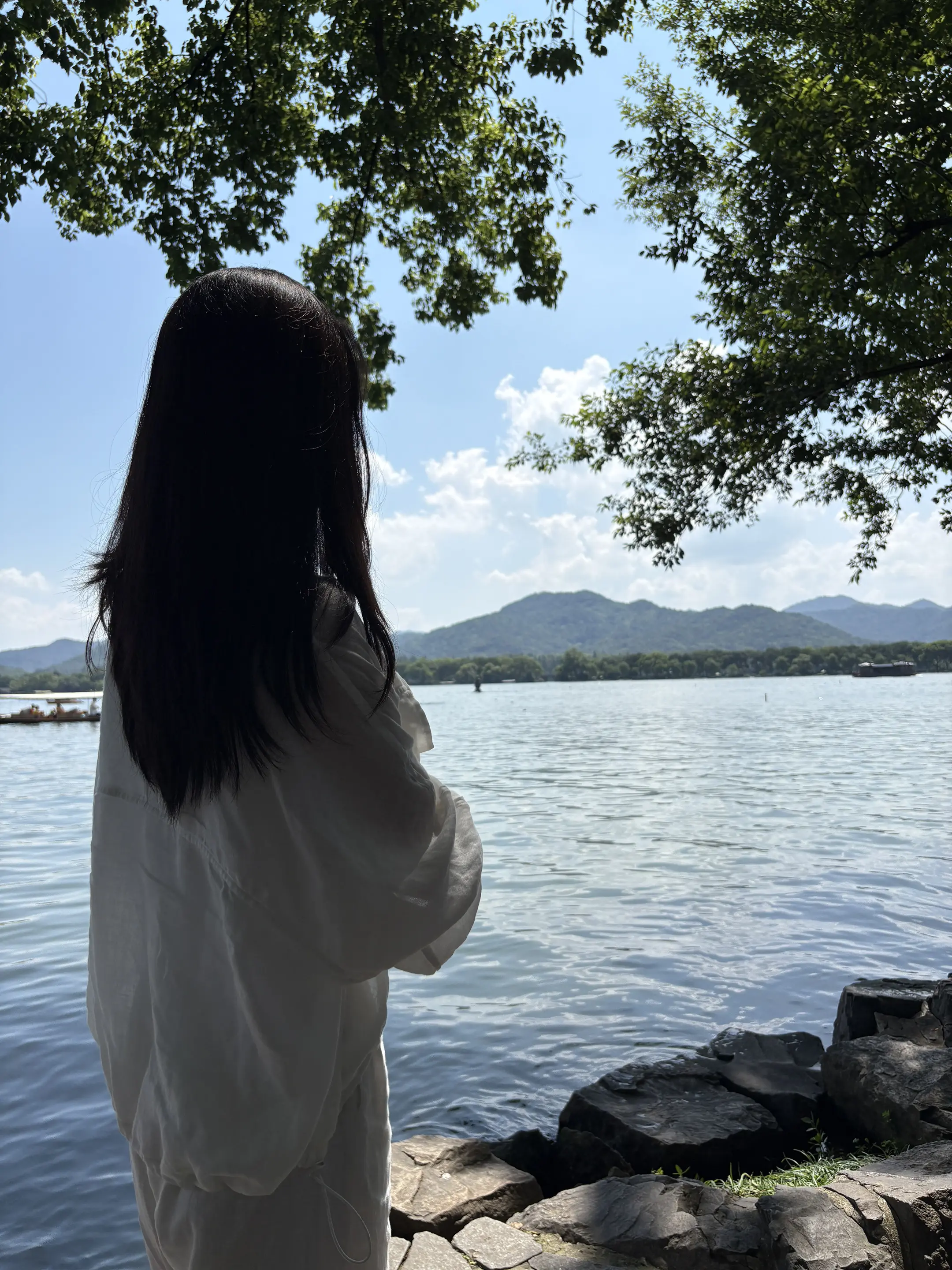 “感觉”这两字可遇不可求，是世间最奢侈，最难得到的东西，可是我偏偏只想要它～