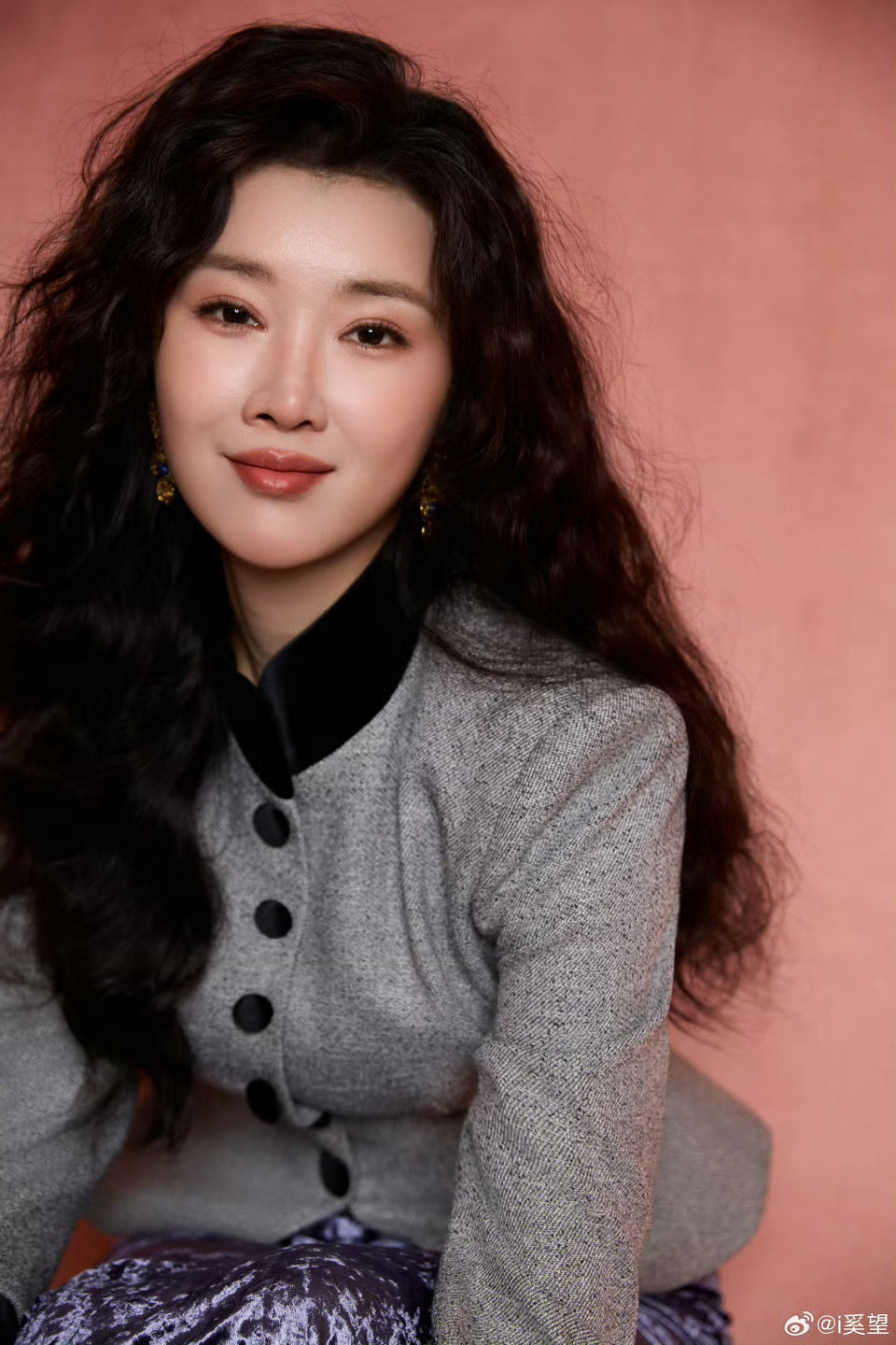 奚望在外打拼时髦小姨既视感 奚望和90年代复古风简直是绝配捏🤲🏻完全是在外打