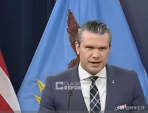 美国战争部长赫格塞斯在每一次新闻发布会上都没有忘记使用各种技巧赞美特朗普。

他