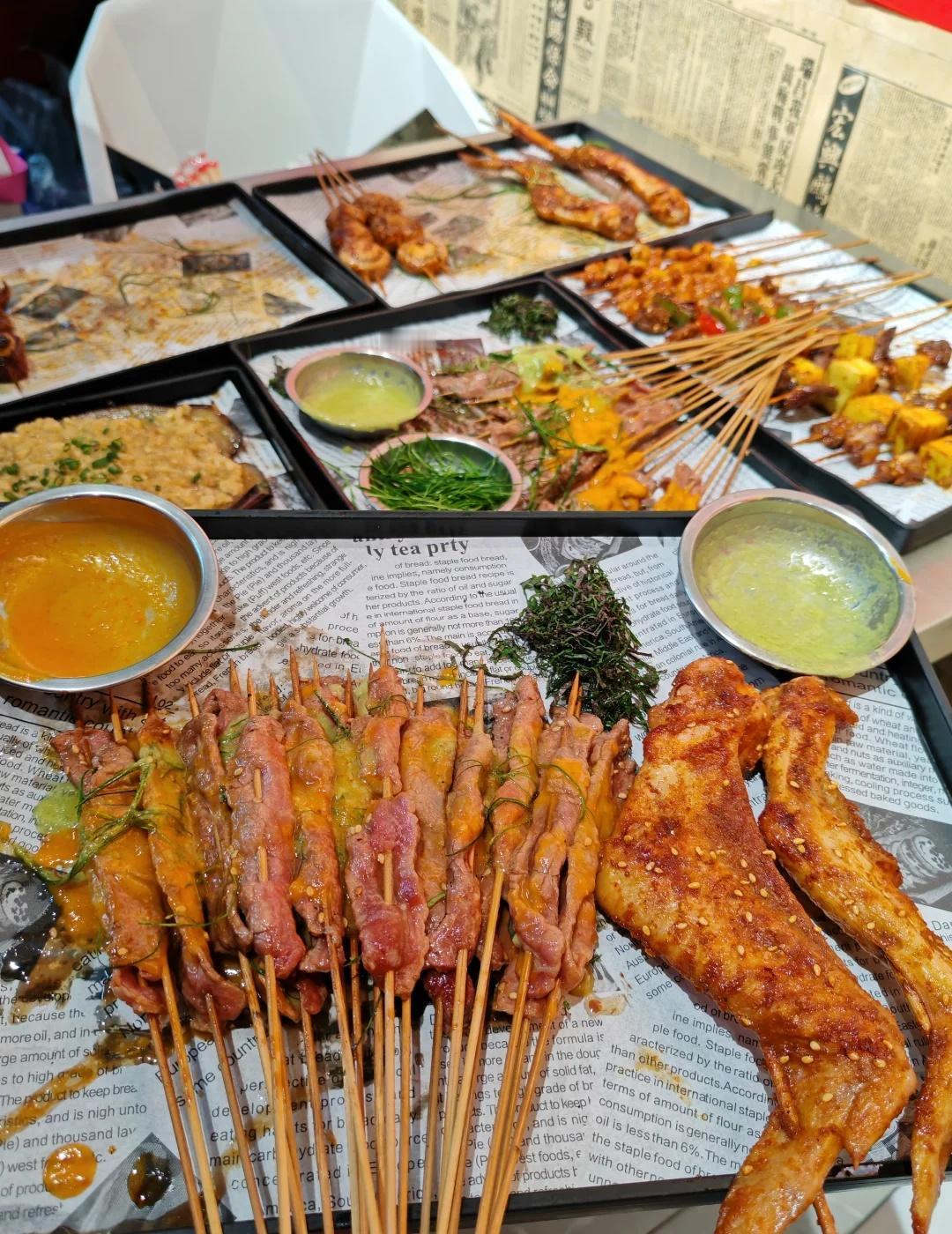 南沙果酱烧烤贼好吃（湿辣牛肉+蜜汁鸡翅
在南沙，这家烧烤我可以反复刷😎
地铁站