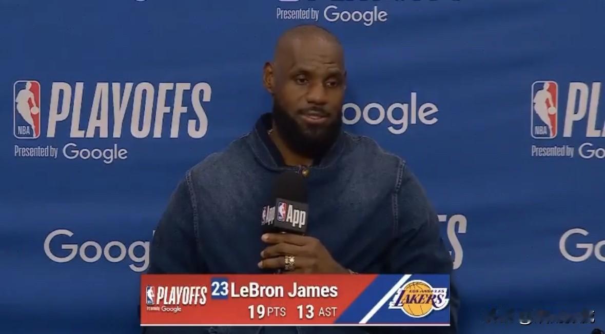 詹姆斯说在季后赛中与儿子布朗尼同场竞技是他职业生涯中最疯狂的时刻：

“我和儿子