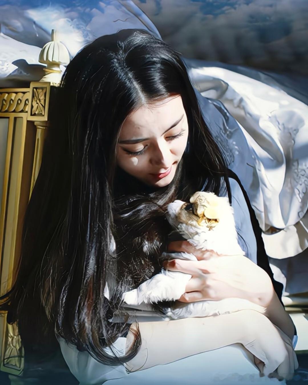 迪丽热巴和小动物的合照🐱🐶🐾迪丽热巴0603生日快乐☆今天星期巴