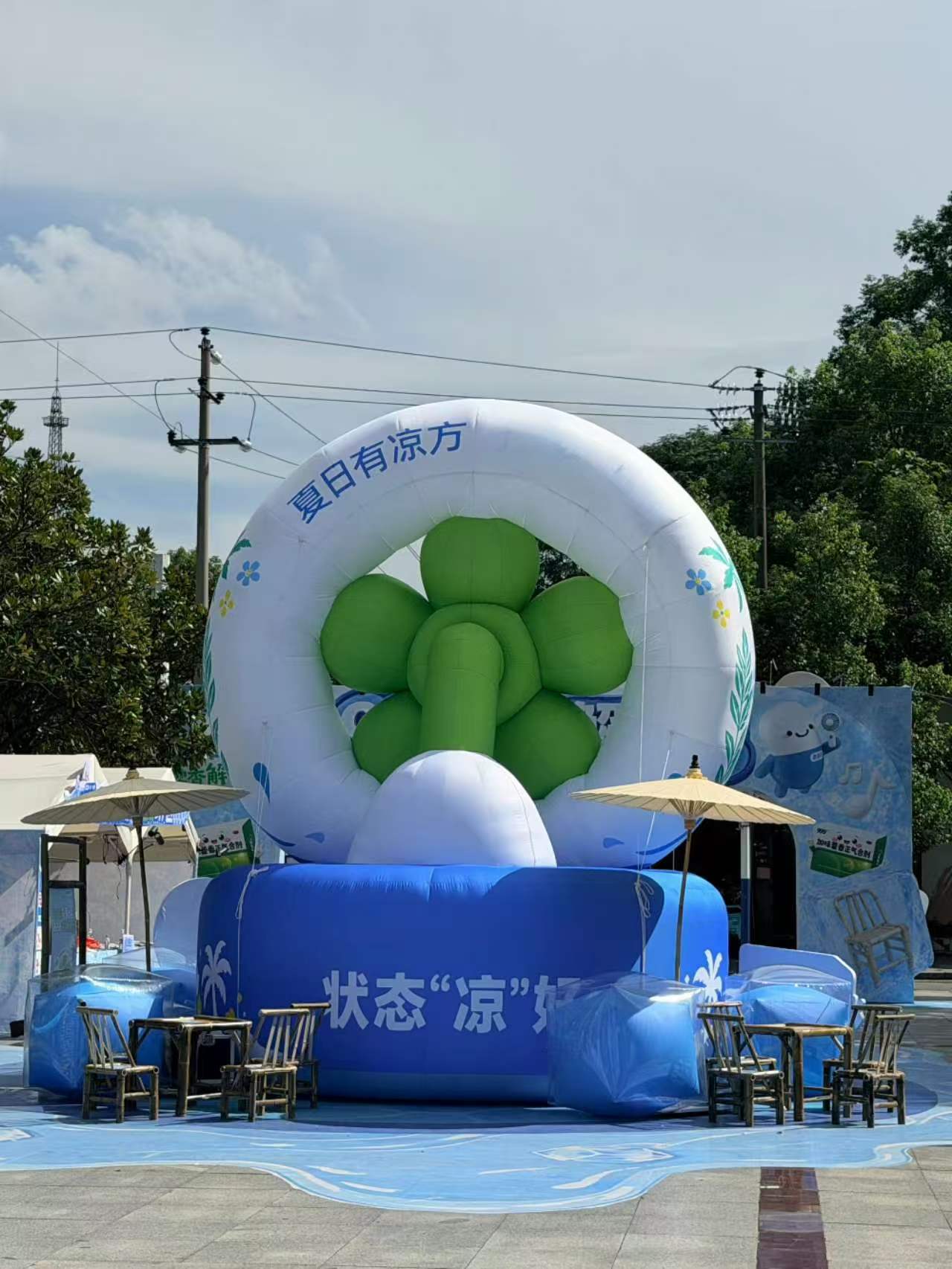 湖南人的高温消暑离不开夏日冰中式湿热盛夏解锁特色解暑吃法，怀化将藿香做成冰镇茶饮