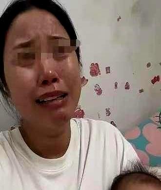 离了婚的前夫突然上门，一个举动让她当场泪崩！
当初他俩离婚，说白了就是日子过成了