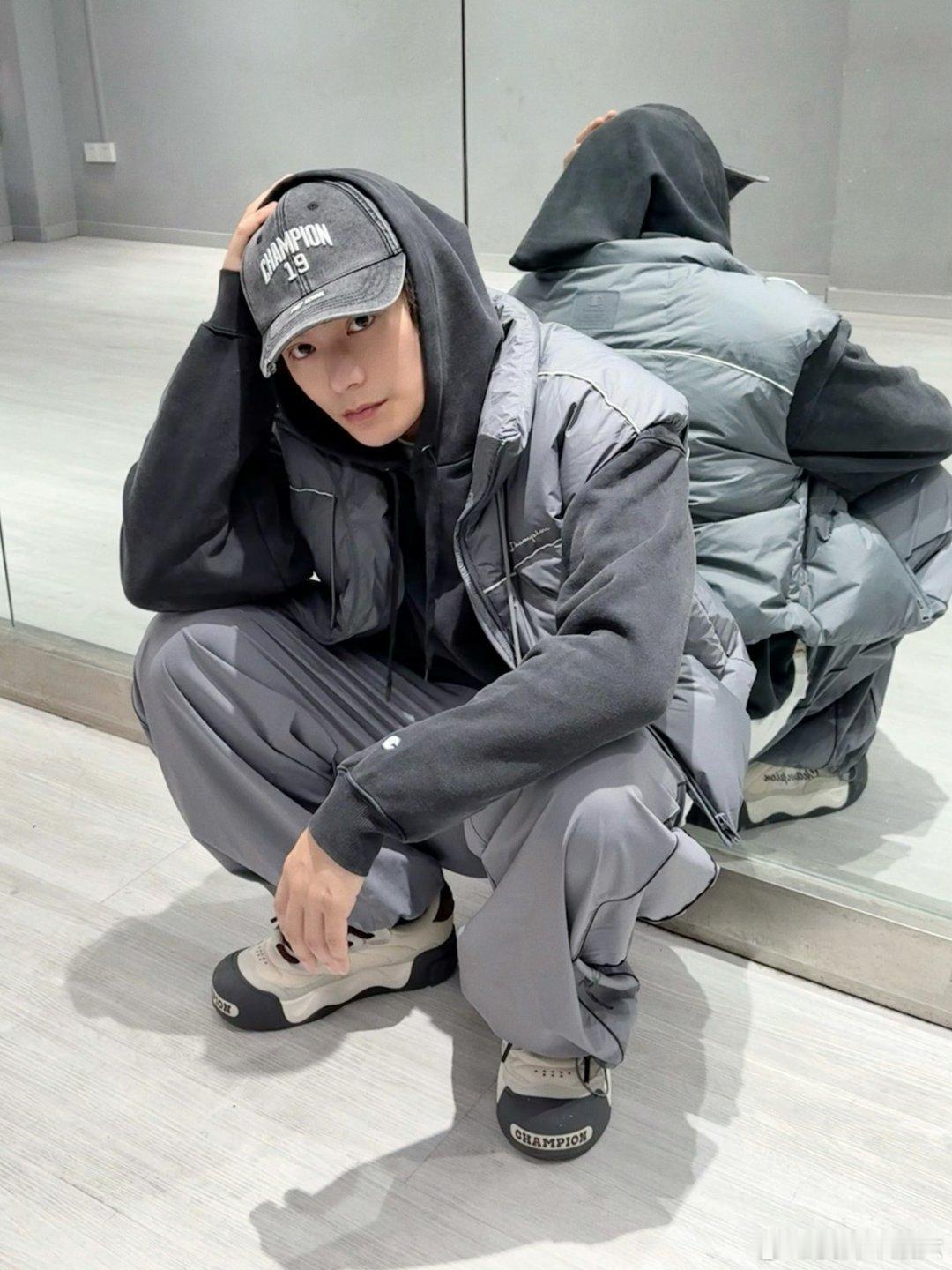 dyx 恰似星星枕着云海橙色的黄昏，衬托仲夏的心动你永远是首选。